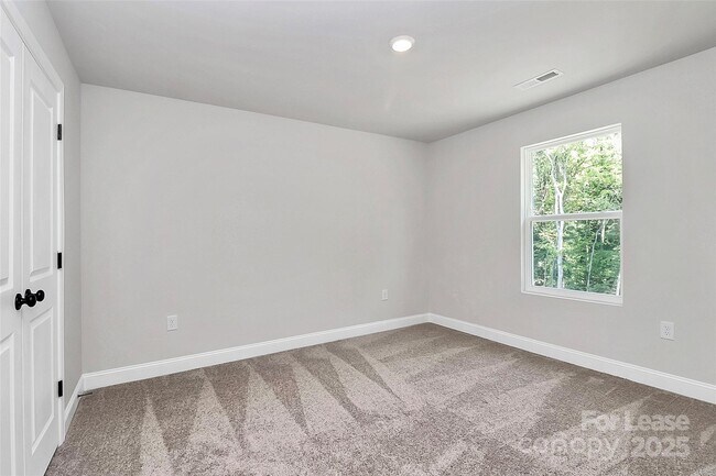 Building Photo - 7019 Jerimoth Dr
