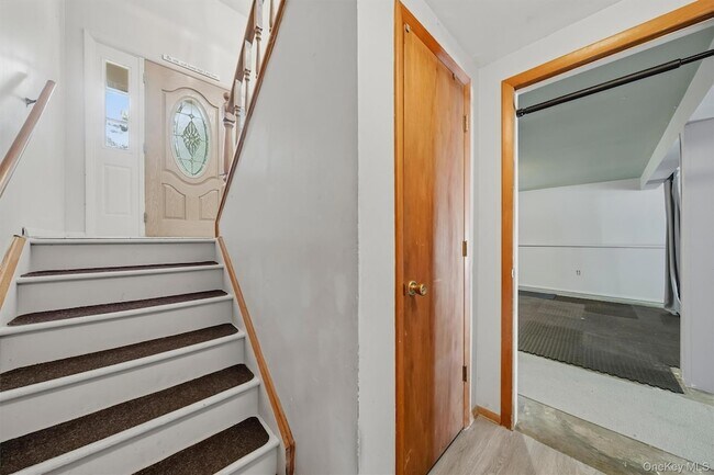 Building Photo - 383 NY-32
