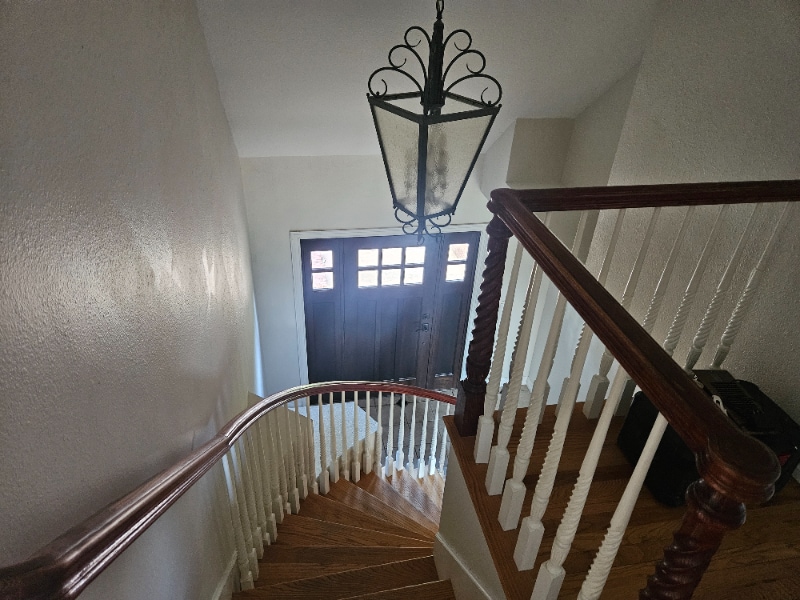 Building Photo - 10032 E Meadow Run