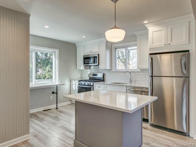 Building Photo - 232 Franklin Ave