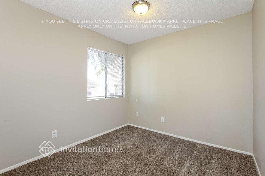 Building Photo - 7740 W Meadowbrook Ave