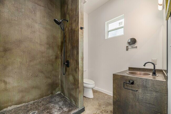 Building Photo - 475 Pinnacle