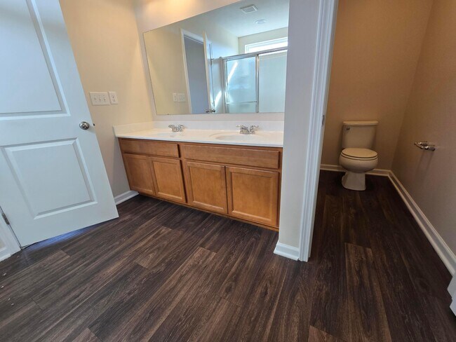 Building Photo - 140 Saddlebred Cir