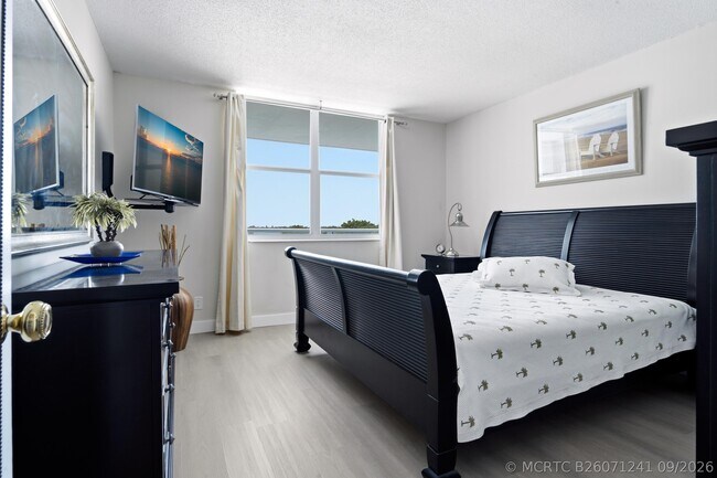 Building Photo - 3450 S Ocean Blvd