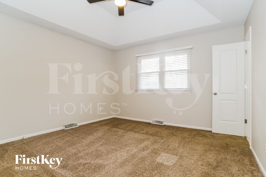 Building Photo - 5912 Walnut Creek Cir