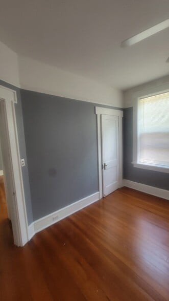 Building Photo - 148 W 6th St