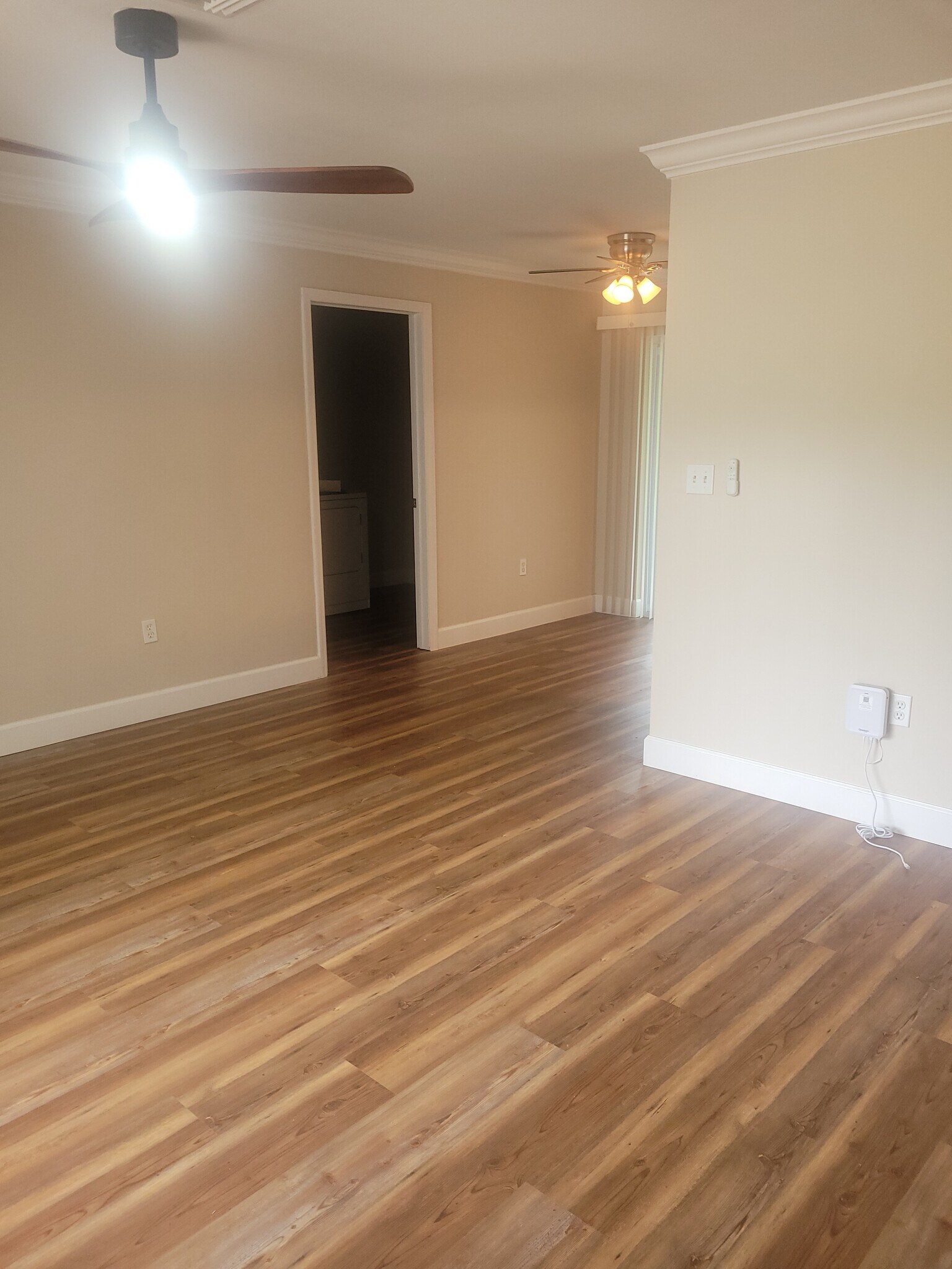 Building Photo - 21 Crescent Lake Dr