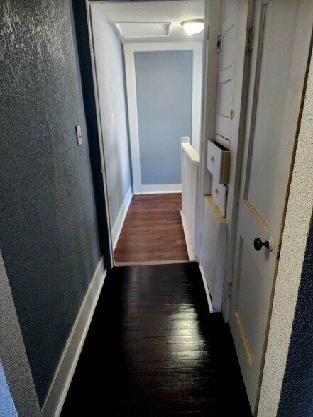 Building Photo - 811 N Pine St