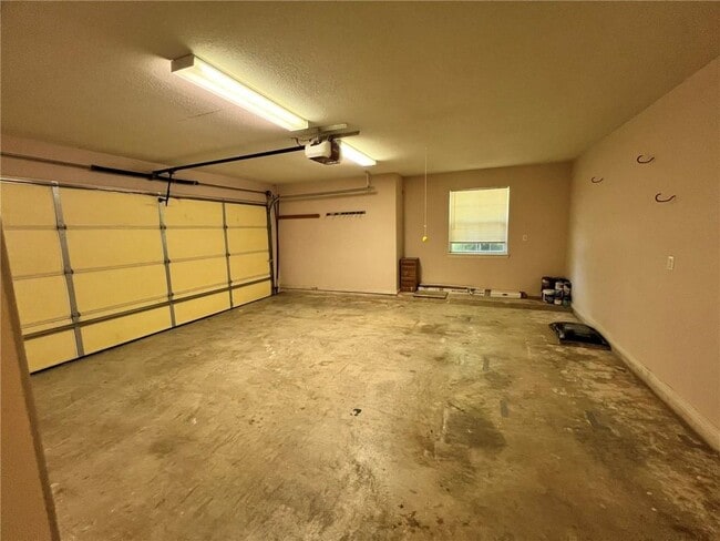 Building Photo - 5408 W Redbud St