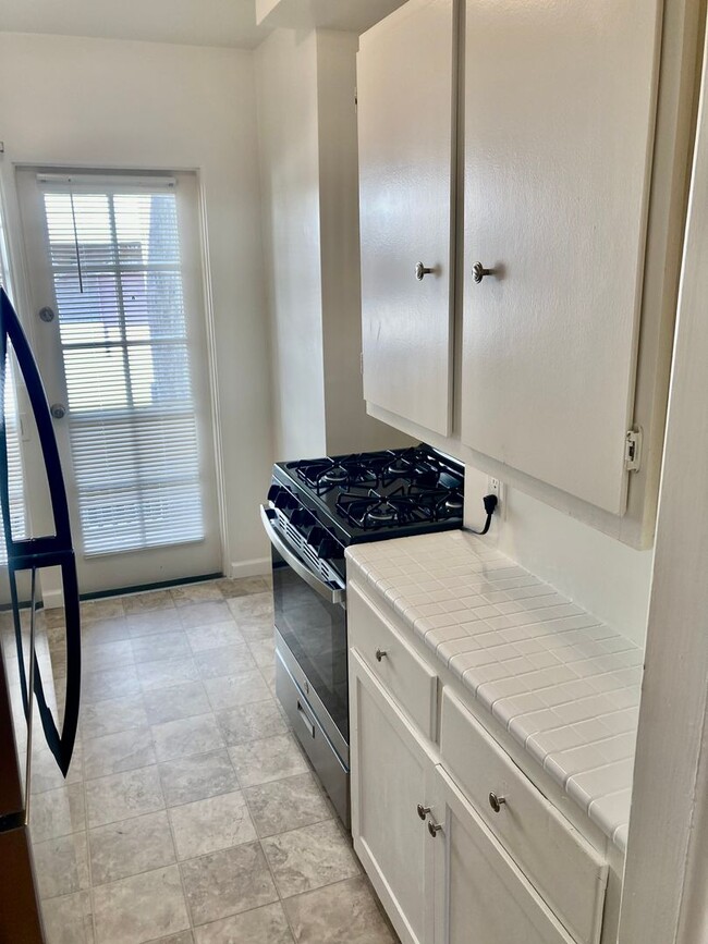 Building Photo - 1 Bedroom 1 Bath Hillcrest/ Bankers Hill