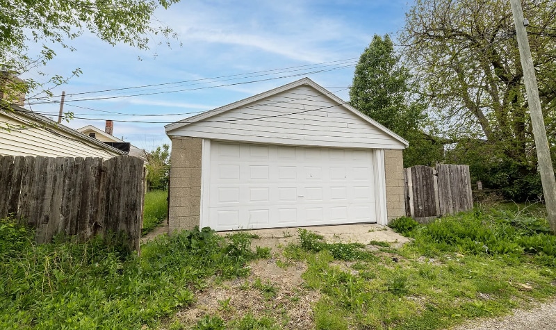 Building Photo - 450 N Kealing Ave