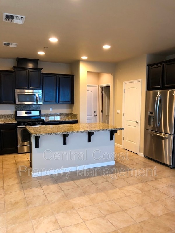 Building Photo - 16330 E Garrison Dr