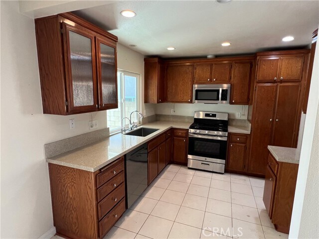 Building Photo - 2248 Tulip Ave