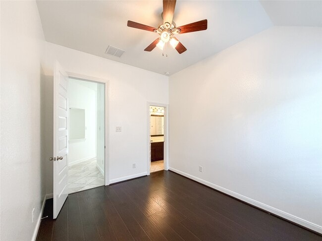 Building Photo - 18126 Golden Falls Ln