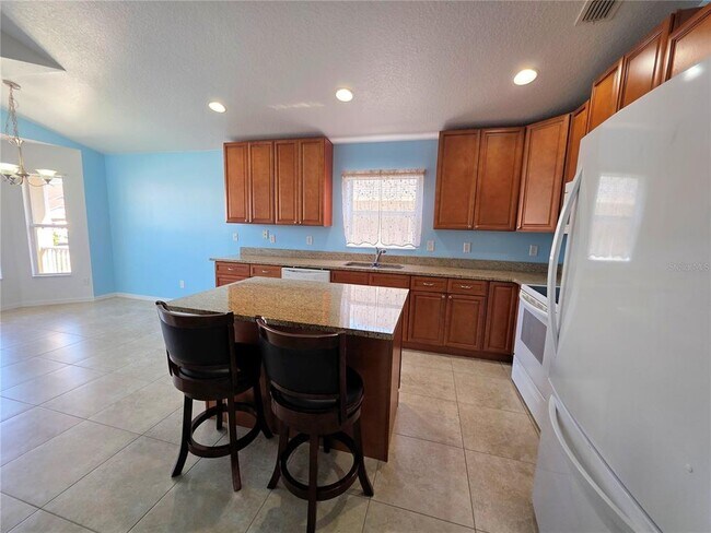 Building Photo - 2076 Newtown Rd