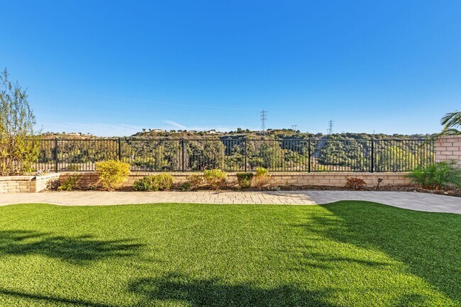 Building Photo - Beautiful 5 bedroom home in Heart of Carmel Valley