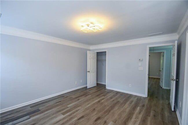 Building Photo - 2201 Landing Walk Dr