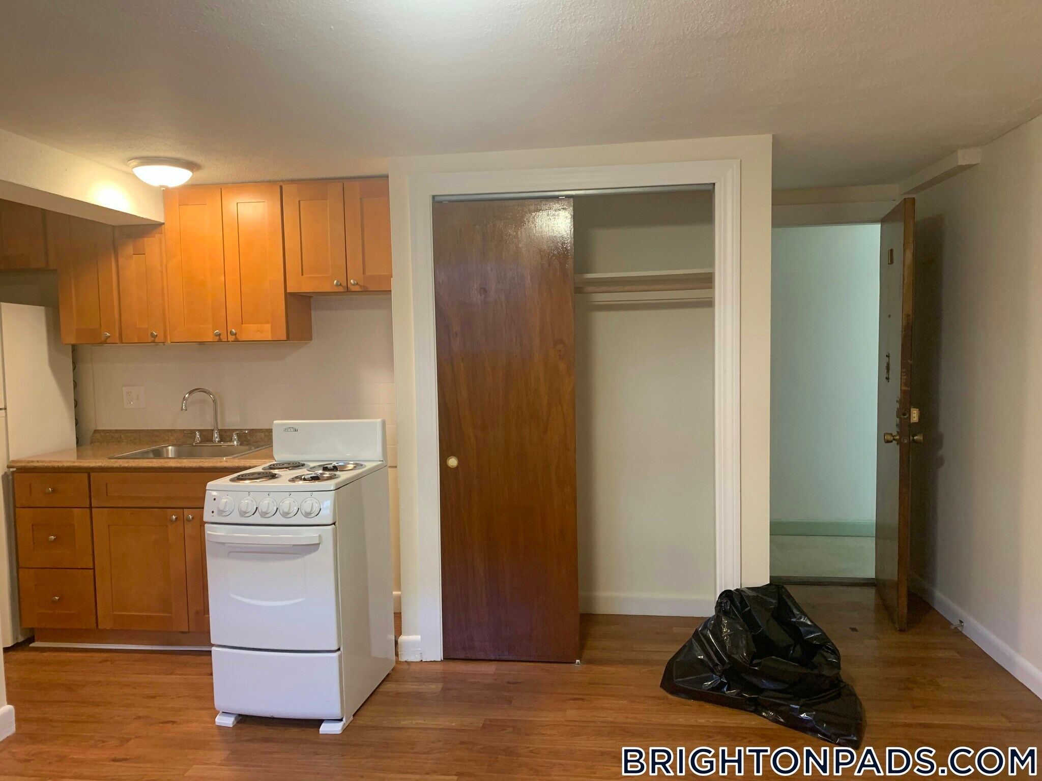 Building Photo - 168 N Beacon St