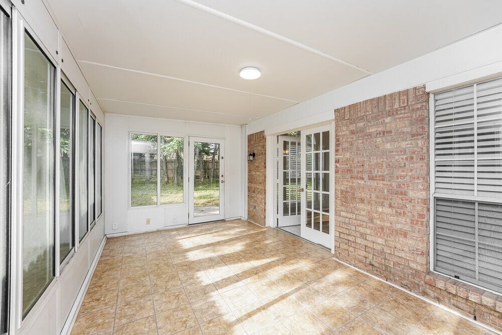 Building Photo - 809 Clover Hill Ln