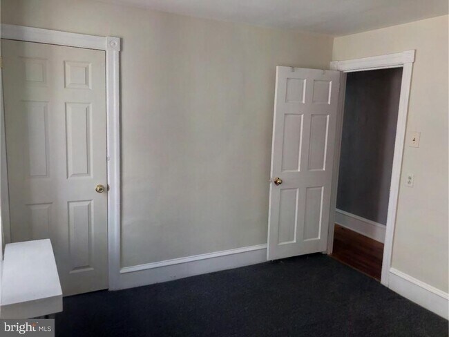 Building Photo - 306 Leverington Ave