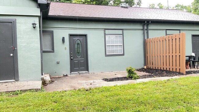 Primary Photo - 115 Old Bridge Rd