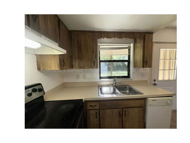 Building Photo - 2316 Bryan St