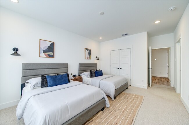 Building Photo - 2906 Stevens St