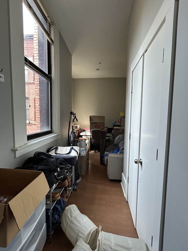 Building Photo - 28 Adams St