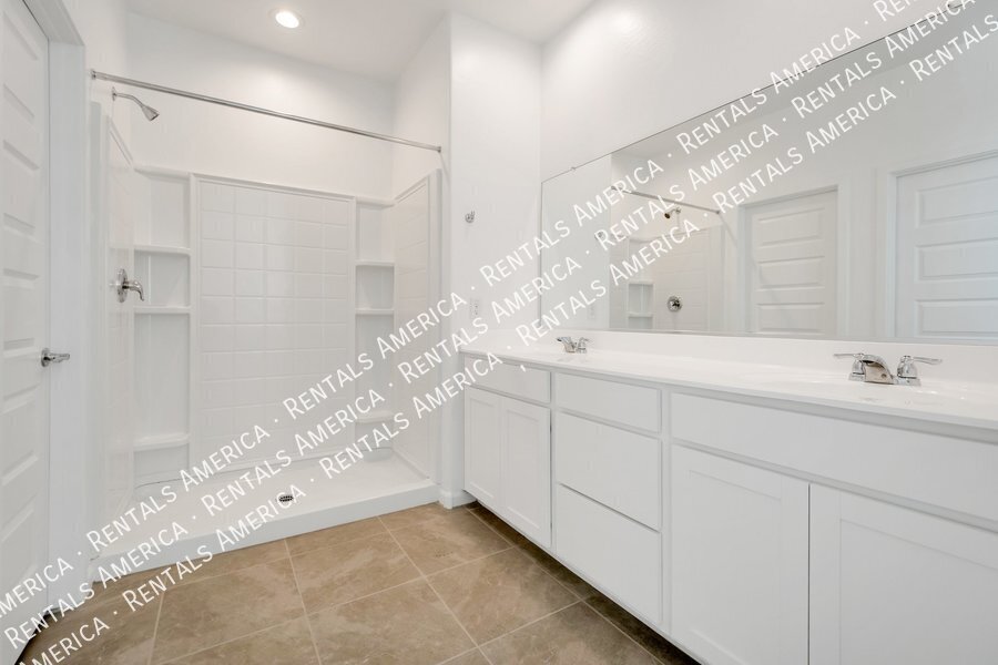 Building Photo - 3489 E Ridley Rd