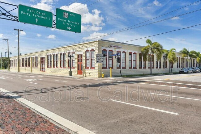 Primary Photo - 2001 E 2nd Ave
