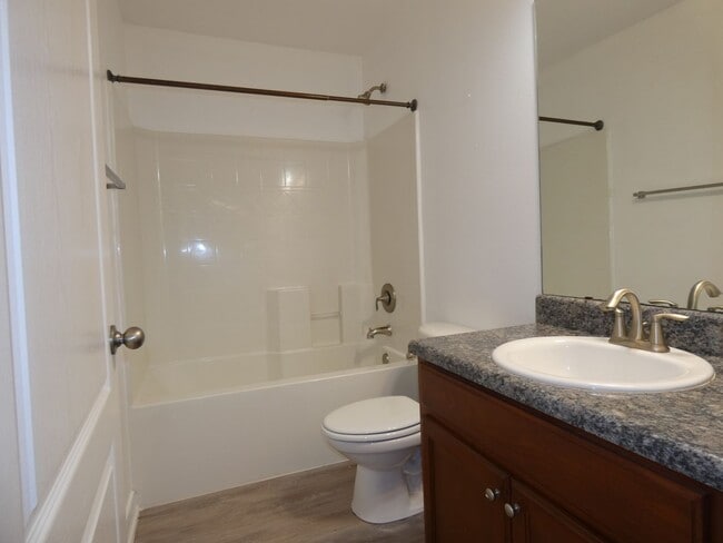 Building Photo - 4-Bedroom All Brick Home - Gulf Breeze