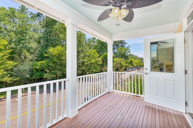 Building Photo - Sweetgrass Square in Market Common