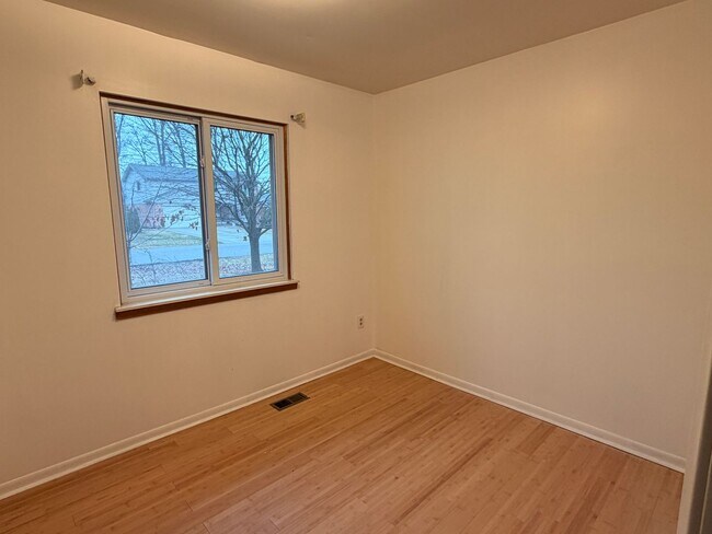 Building Photo - Amazing Troy Rental Available Now!