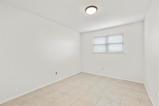 Building Photo - 615 Bocowood Ct