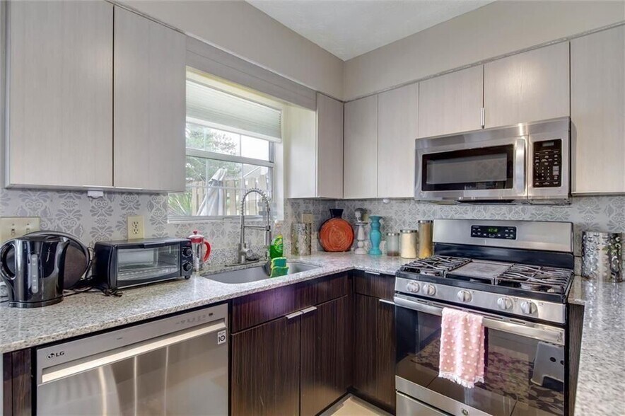 Building Photo - 6638 Witherington Ct NW
