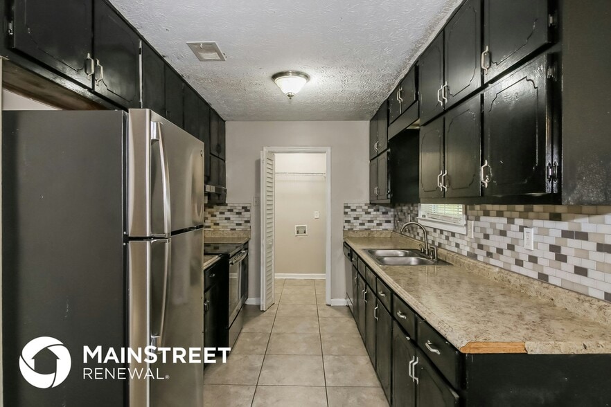 Building Photo - 5845 Bearing Way