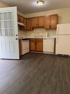 Building Photo - 209 E Wilson St