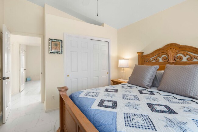 Building Photo - Cute and Cozy Family home on the Island.....Fully furnished..Available May 1-2024 at only $3900. ...