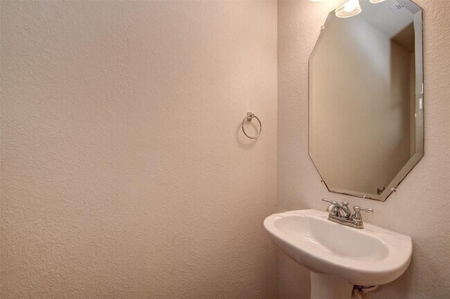 Building Photo - 13163 Stratford Skies Ln