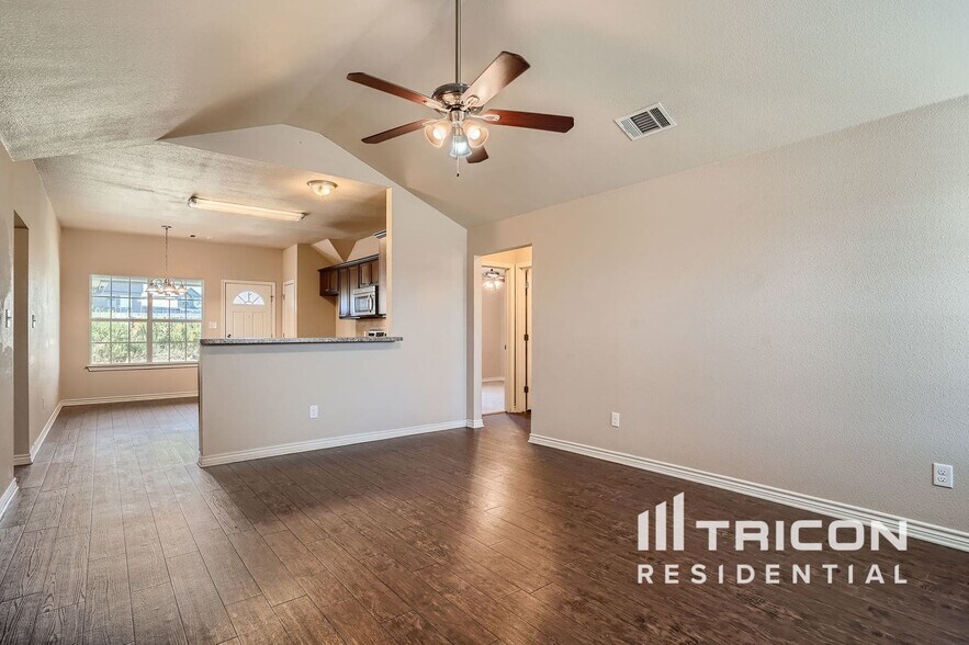 Building Photo - 3105 Cardinal Dr