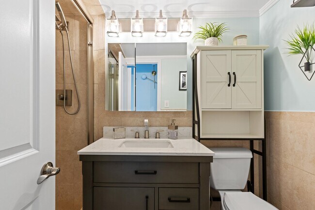 Building Photo - 9060 Palisade Ave