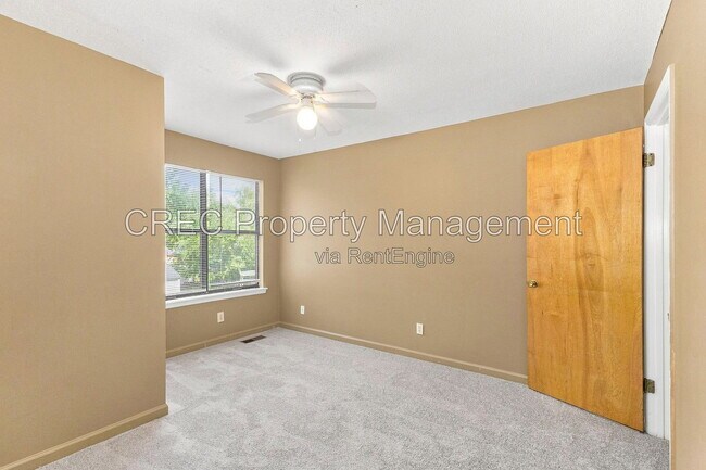 Building Photo - 169 Pine Shadow Dr