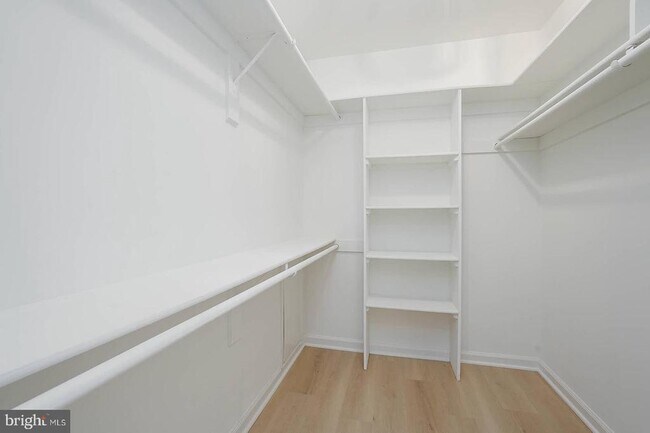 Building Photo - 20527 Shadyside Way