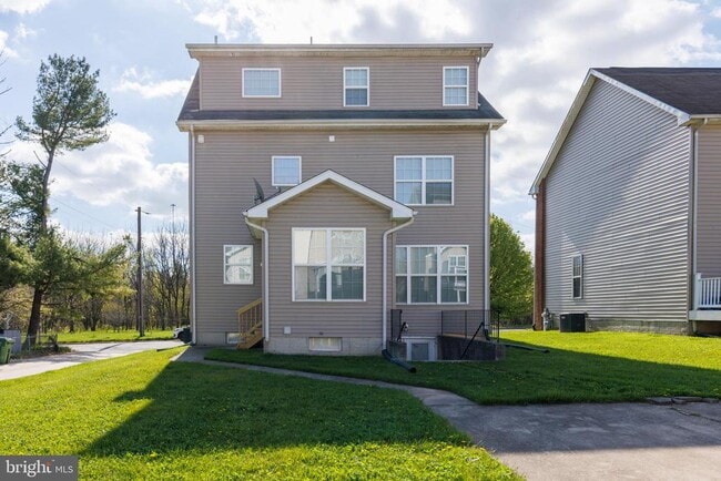 Building Photo - 4704 Denview Way