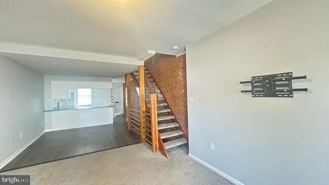 Building Photo - 2534 Memphis St