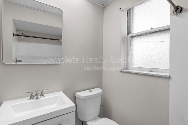 Building Photo - 5300 Bancroft Ave