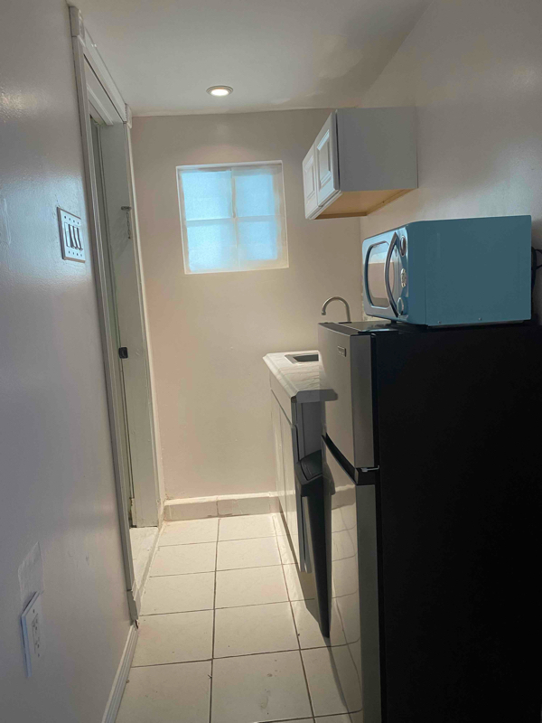 Building Photo - 4810 El Escorial Dr