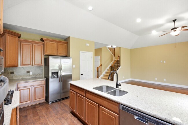 Building Photo - 11119 Hayden Falls Dr