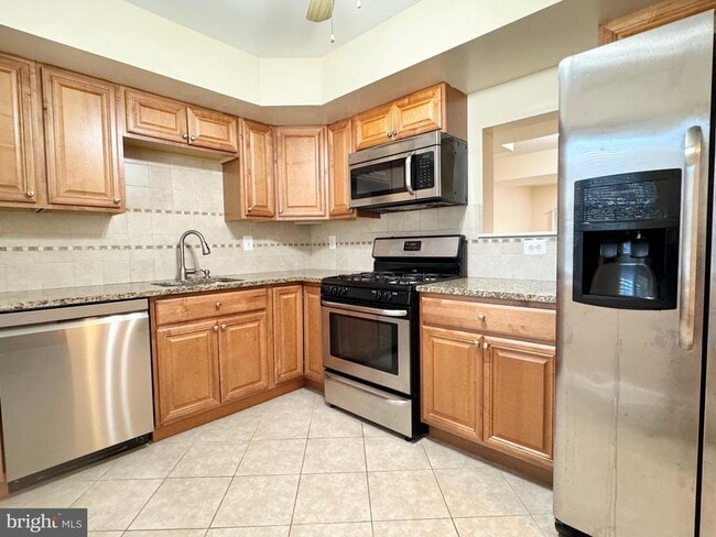 Building Photo - 15068 Catbrier Ct