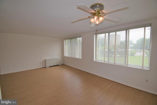 Building Photo - 6641 Wakefield Dr